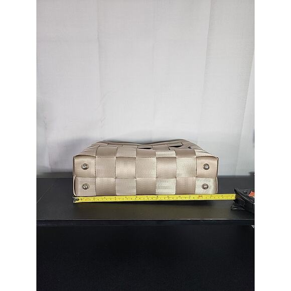 Harveys Seatbelt Shoulder Bag Purse Medium Beige Tan Original Seatbeltbag Tote - Picture 3 of 9